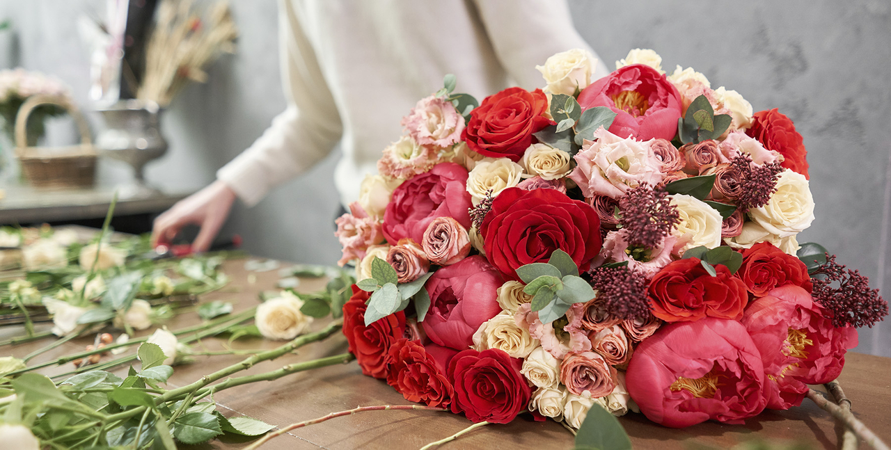 Florist in Addlestone Flowers Delivered to Weybridge, Staines, Woking